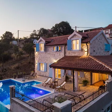Vila Stone Cara D Oro - Heated Infinity Pool & Views *