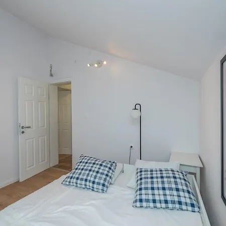 Brand New Cara D Oro, Vrana Villa