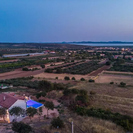Brand New Cara D Oro, Vrana Villa