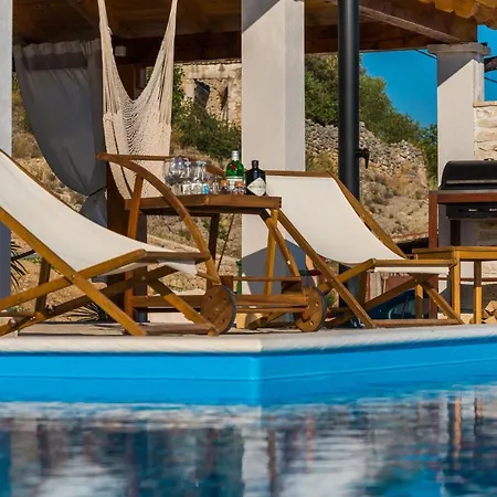 Stone Cara D Oro - Heated Infinity Pool & Views Willa