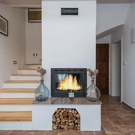 Stone Cara D Oro - Heated Infinity Pool & Views Villa