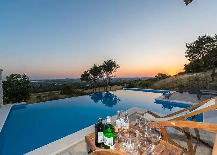 Stone Cara D Oro - Heated Infinity Pool & Views فيلة Vrana (Zadar)